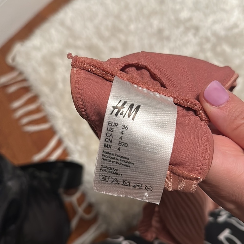 H&M Bikini Top - Picture 3 of 3